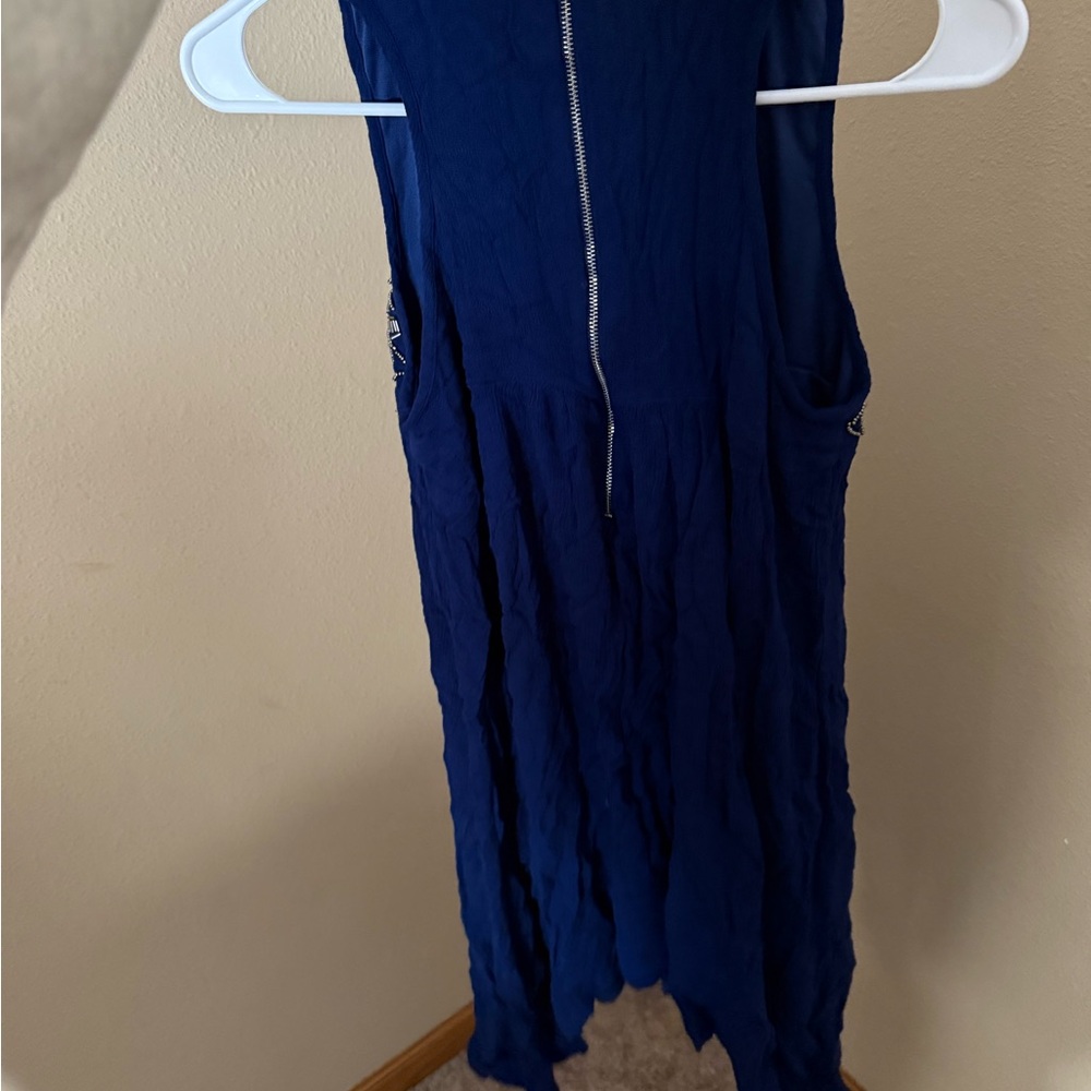 Dress - Picture 3 of 4